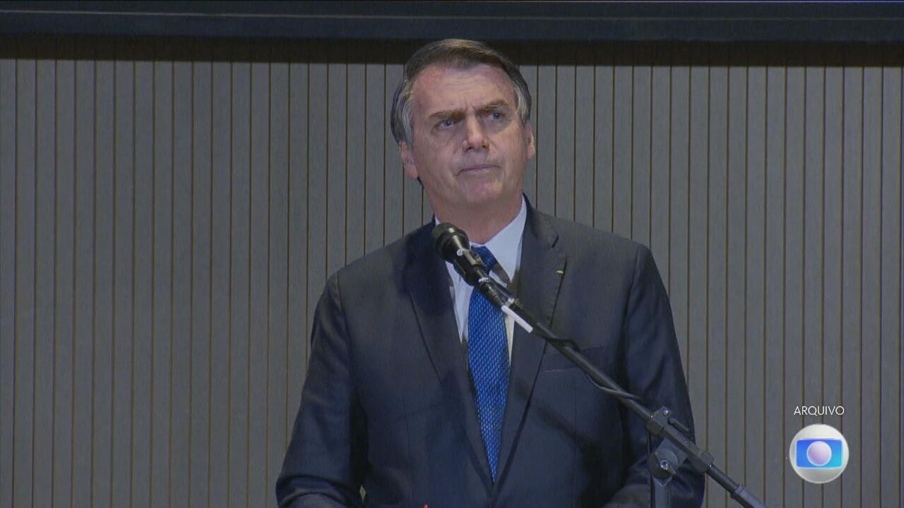 Flávio Bolsonaro era contra o golpe, e Eduardo, a favor, segundo Cid